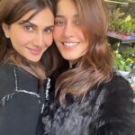 Raashi Khanna Instagram - Nourishing the soul and the belly! 🤪 #traveltales #paris ♥️