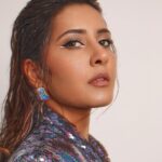 Raashi Khanna Instagram - Bling it on..! 💫