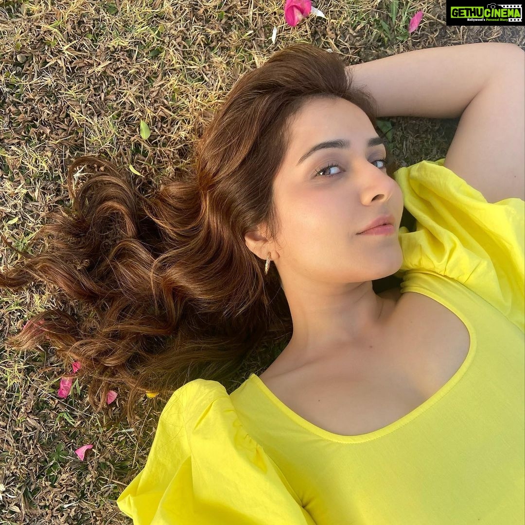 Raashi Khanna - 1 Million Likes - Most Liked Instagram Photos