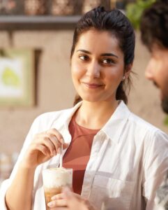 Raashi Khanna Instagram - Amidst all the things #Farzi, your ‘asli’ love has been extremely overwhelming. ♥️

Farzi is so special for multiple reasons- the people, the experiences and the incredible love! ♥️

I’m tremendously grateful to @rajanddk sirs’ for deeming me worthy to bring alive Megha on screen and a huge shout-out to @castingchhabra for making this happen. 

A special thank you to @shahidkapoor .It has been a wonderful experience to collaborate with a creative mind like yours, I adore you. 

@actorvijaysethupathi sir, the world talks about your work, but I feel fortunate to know you beyond the phenomenal actor to the wonderful person you are. Your love and respect means a lot to me and it was a sheer joy to be Megha to Michael.

Special mention to Pankaj sir for the brilliant cinematography.💛

So proud to have worked with such a stellar cast like Kay Kay Menon sir, Bhuvan, Amol Palekar sir, Jaswant, Regina, Kubra, Saqib and all others, without whom Farzi wouldn’t have been the joyous ride it was. 

And most importantly, thank you to the amazing audience for opening your hearts to me and showering me with so much love. 
I solemnly swear to keep striving and entertaining you. 
Lots of love back to you ❤️❤️
