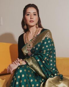 Raashi Khanna Instagram - For @bhima_jewels in @shravankummar 💚
📸 @arifminhaz