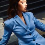 Raashi Khanna Instagram - This colour.. and the winter sun.. ☀️💙