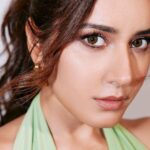 Raashi Khanna Instagram - फ़र्ज़ी के दिन- as real as it gets 😉
