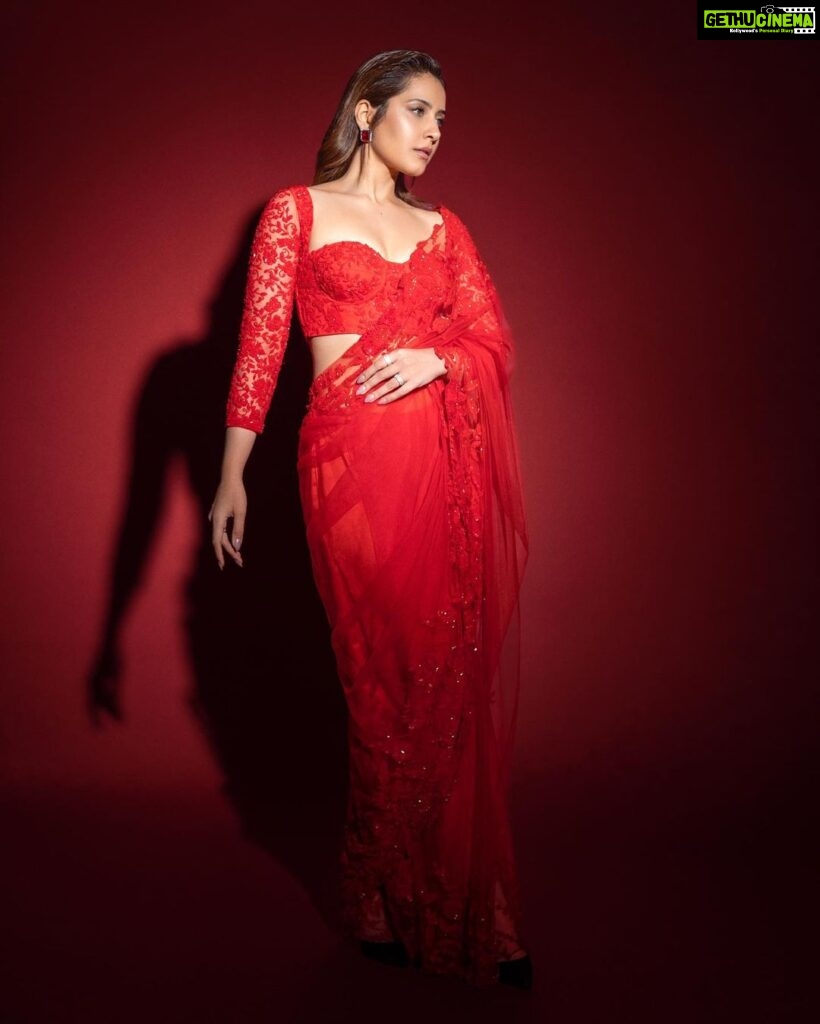 Raashi Khanna Instagram - Love calls for red..! For #sidkiara ♥️ Outfit - @premyabymanishii Jewellery - @koharbykanika Styled by - @shaleenanathani Assisted by - @vasudhaguptaa Makeup - @sonamdoesmakeup Hair - @souravv_roy_ 📸 @dinesh_ahuja