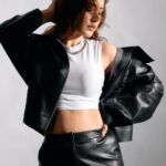Raashi Khanna Instagram - All lights on me.. 😉🖤