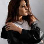 Raashi Khanna Instagram - All lights on me.. 😉🖤