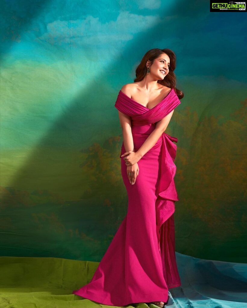 Raashi Khanna Instagram - Pink for @pinkvilla 💕