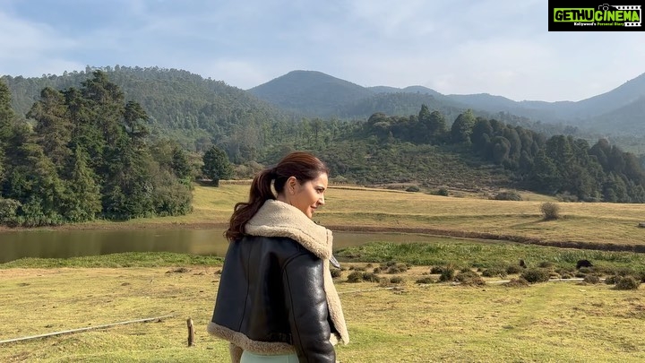 Raashi Khanna Instagram - Heart to heart 💚 #ooty