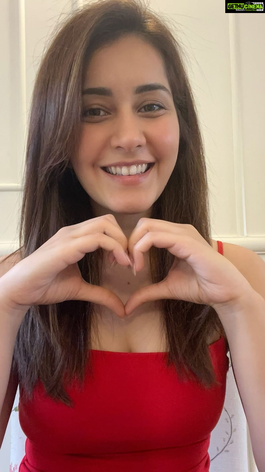 Raashi Khanna Instagram - It was lovely chatting with you all! Thankyou for your time and all your love!! Lots of love back to you 🤗🤗♥️