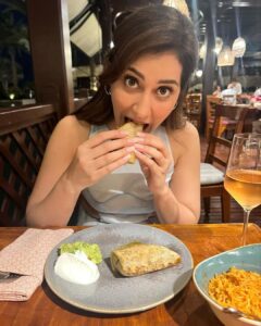 Raashi Khanna Instagram - A blissful summer evening..! 🥂