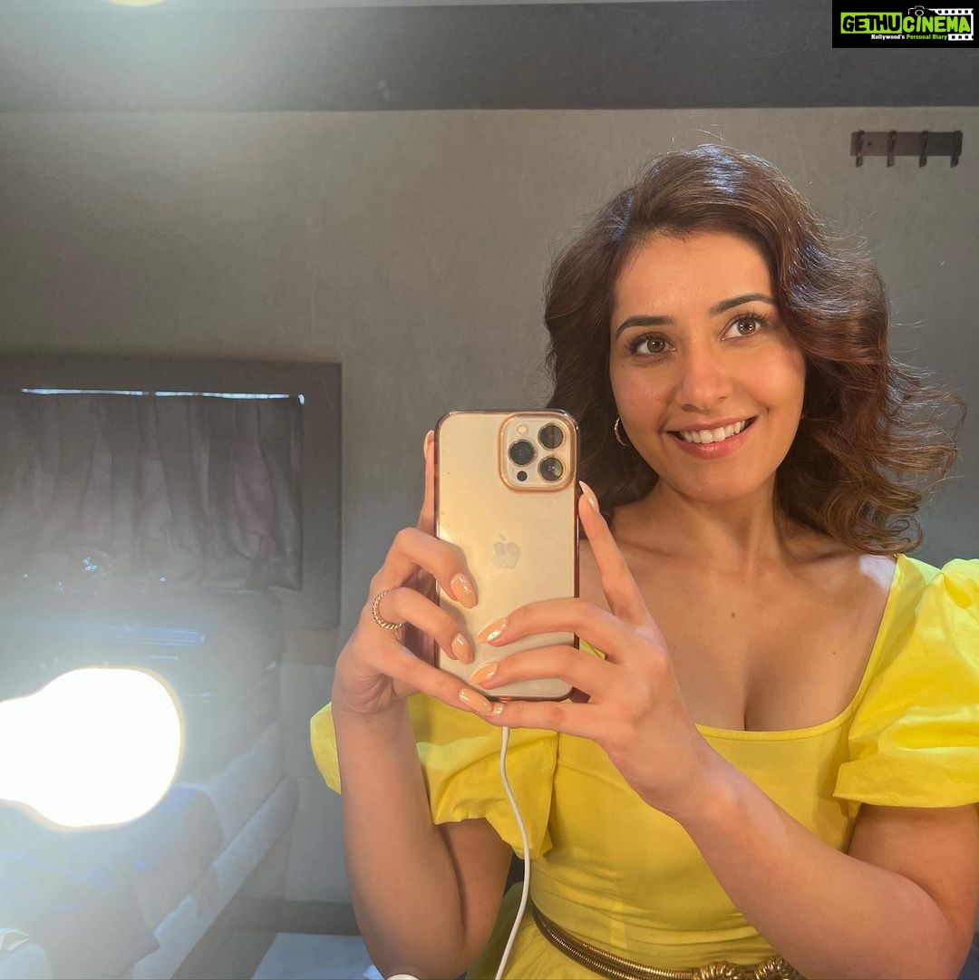 Raashi Khanna - 1 Million Likes - Most Liked Instagram Photos