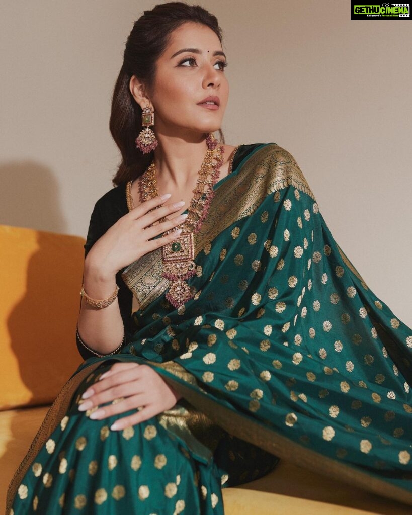 Raashi Khanna Instagram - For @bhima_jewels in @shravankummar 💚 📸 @arifminhaz