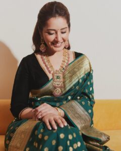 Raashi Khanna Instagram - For @bhima_jewels in @shravankummar 💚
📸 @arifminhaz