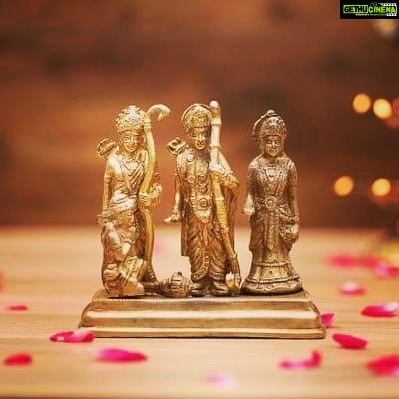 Rachita Ram Instagram - ಶ್ರೀರಾಮ ನವಮಿ ಹಬ್ಬದ ಶುಭಾಶಯಗಳು!🌸 ಜೈ ಶ್ರೀ ರಾಮ್!🙏🏻