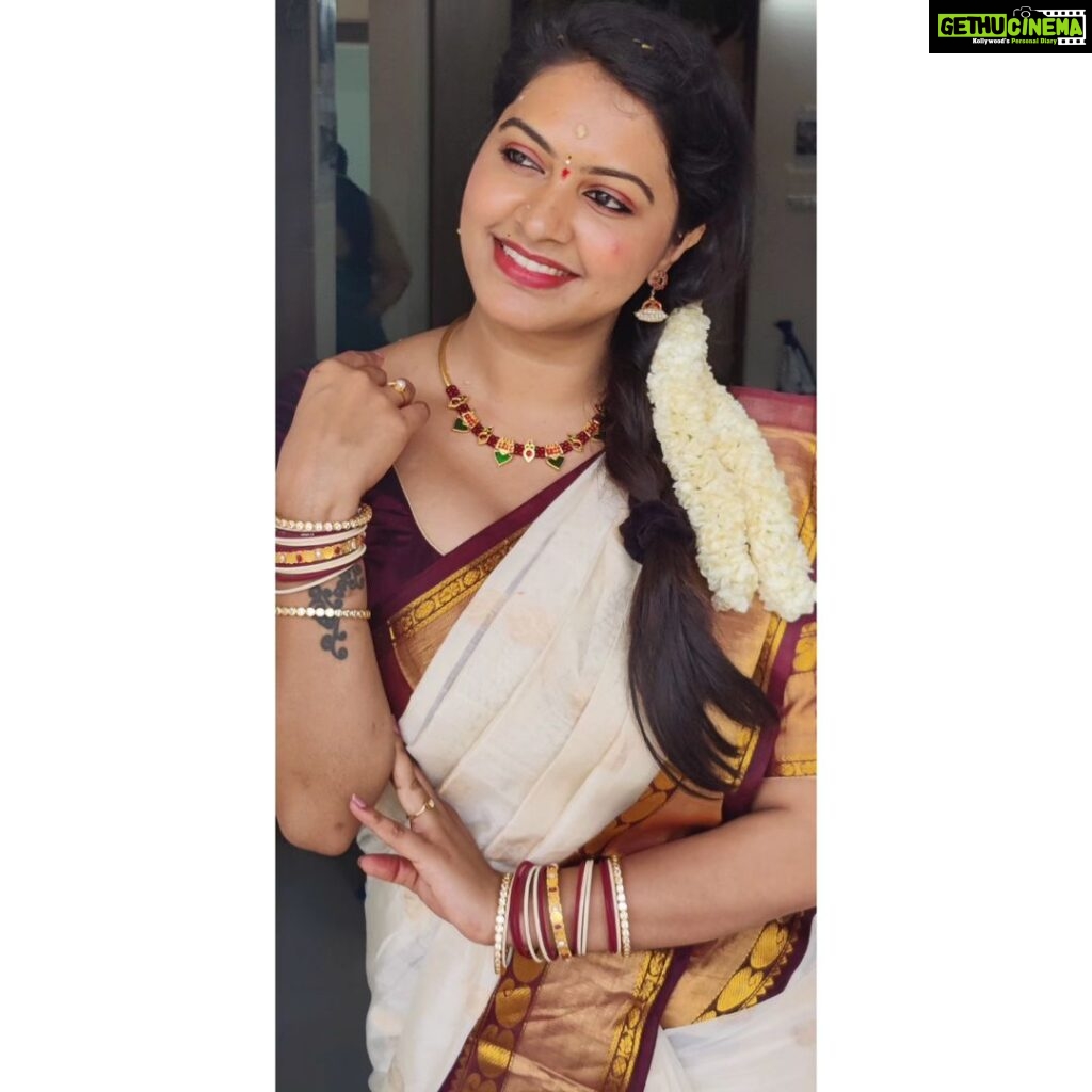 Rachitha Mahalakshmi Instagram - Always follow this one thing "What u think, What u say ,nd Wt u do are in harmony""!!!! Positive Friday 😇🙌🙌🙌🙌🙌 Lovely saree @santhoshiplush 🥰🥰🥰🥰