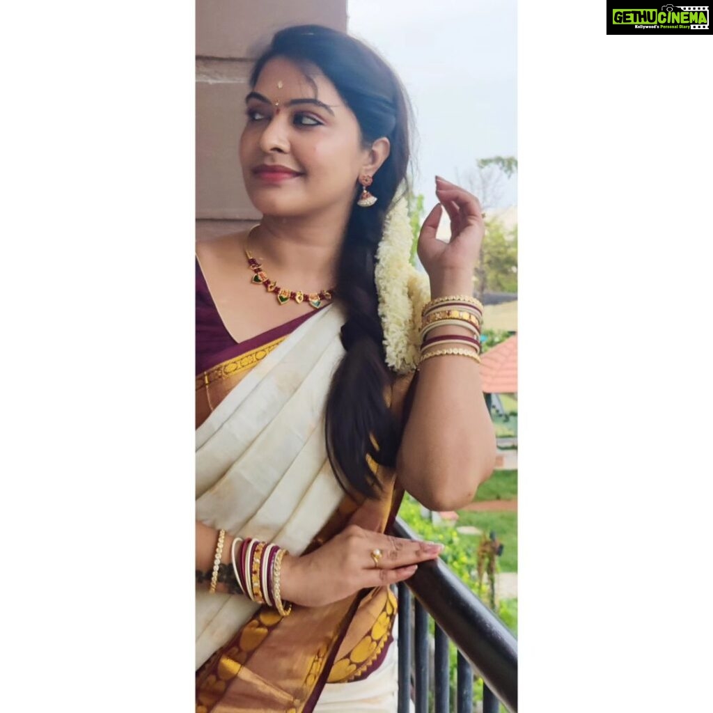 Rachitha Mahalakshmi Instagram - Always follow this one thing "What u think, What u say ,nd Wt u do are in harmony""!!!! Positive Friday 😇🙌🙌🙌🙌🙌 Lovely saree @santhoshiplush 🥰🥰🥰🥰