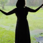 Rachitha Mahalakshmi Instagram – 👩🏻Me nd rain 🌧️… Rain 🌧️ nd me 👩🏻….. Always bliss…… ❤️❤️❤️❤️❤️❤️