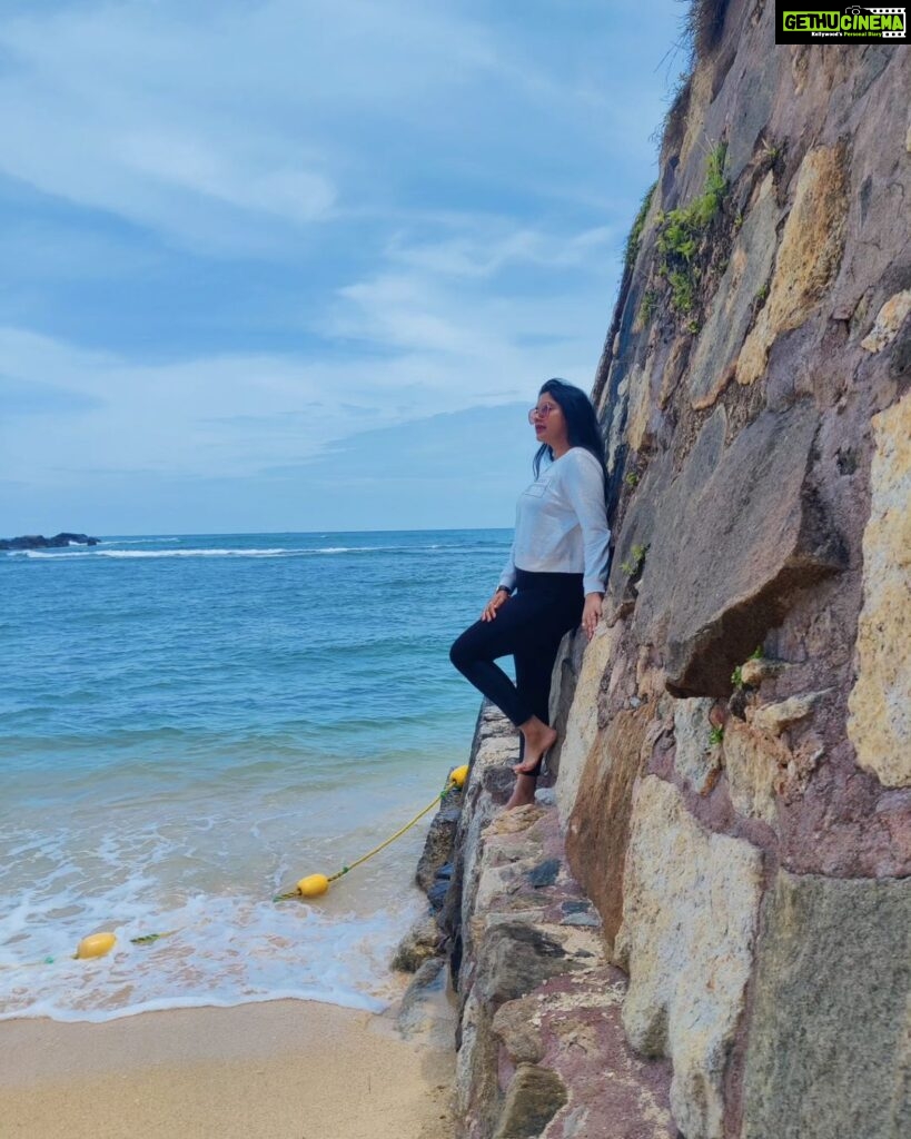 Rachitha Mahalakshmi Instagram - 🌊🏖️ Just live in the moments...... 😇😇😇😇😇