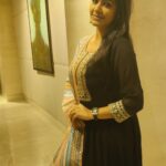 Rachitha Mahalakshmi Instagram - I love it wen pictures speak 😇😇😇😇😇😇 Outfit @srinivi_collectionz 🖤🖤🖤🖤