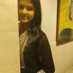 Rachitha Mahalakshmi Instagram - I love it wen pictures speak 😇😇😇😇😇😇 Outfit @srinivi_collectionz 🖤🖤🖤🖤