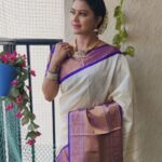 Rachitha Mahalakshmi Instagram - 💜🤍💜🤍💜🤍💜🤍 That's a lovely combo 😇😇😇😇😇😇😇😇😇 Saree @santhoshiplush 💜🤍💜🤍