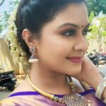 Rachitha Mahalakshmi Instagram - 💜🤍💜🤍💜🤍💜🤍 That's a lovely combo 😇😇😇😇😇😇😇😇😇 Saree @santhoshiplush 💜🤍💜🤍