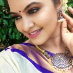 Rachitha Mahalakshmi Instagram - 💜🤍💜🤍💜🤍💜🤍 That's a lovely combo 😇😇😇😇😇😇😇😇😇 Saree @santhoshiplush 💜🤍💜🤍