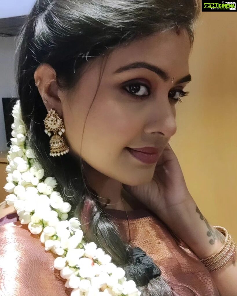 Rachitha Mahalakshmi Instagram - 🫣🫣🫣🫣 nothing but just for d love i have on mallipoov 🫣🫣🫣❤️❤️❤️❤️❤️❤️ Any mallipoov lovers out there ??? 🥰
