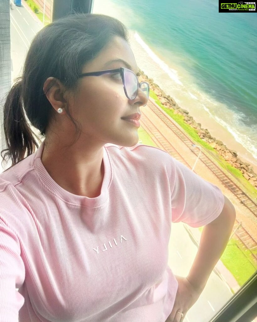 Rachitha Mahalakshmi Instagram - A solitary journey refreshes the soul ✌️✌️✌️✌️ 😇😇😇😇😇😇 Lovely Tees @aiily.lk 😇❤️