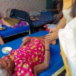 Rachitha Mahalakshmi Instagram - Note: 🙏 Think before you judge 🙌 Felt life is nothing wen spent time with these elderly kids....... 🥺🥺🥺🥺🥺 True Life is not as easy as v r living 😔 y makkalae... Y....? Ungae parents mele yaen inda kovam... Avangae panna tappu yenna ??? ungala petthada???? Highly devastated by seeing these elderly kids suffering like this.... They definitely do not deserve this..... 🥺🥺🥺 Plzzzzz take care of ur parents 🙏🙏🙏🙏🙏 A big salute to d volunteers who r running such homes nd taking care of them as much as possible.... 🙌 🙌🙌🙌 Wen God has started his blessings on u it's ur time to give back.... My way of thanking God for d blessings he is showering on me....🙏🙏🙏🙏 Wen v r blessed financially let's not just raise the standard of living but also let's raise the standard of giving...... 🙌🙌🙌 I Always perceive some warmth nd blessing wen around them..... Inda perapukku mulu artham,and my only way of pure happiness is in serving them nd asking u all to do d needful..... They definitely need our support 🥺🙌🙌🙌🙌 YESSSS THIS POST IS FOR PUBLICISING..... 🙏 This home needs to be known.... They need us🥺 THE HOME NEED US.... 🥺 Panama illaenalum,porula support pannungae🙏 Yennalae mudinjadhu na pannurae.... Now asking u guys to join hands...... 🙌 KINDLY SUPPORT 🙏🙏🙏🙏 : Any details contact 👇 9884310643 Sai old age home city union bank kunrathur brsnch current account no:510909010045914 IFSC: CIUB0000312 gpay:8608941381
