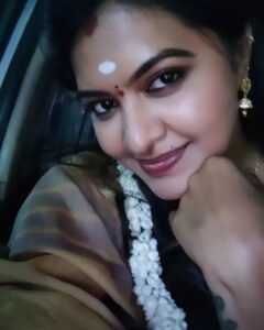 Rachitha Mahalakshmi Instagram - My love for madurai malli 🌸🌸 ❤️❤️❤️❤️❤️❤️🥰🥰🥰