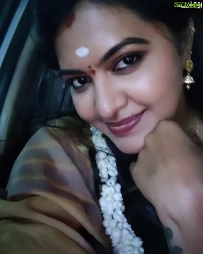 Rachitha Mahalakshmi Instagram - My love for madurai malli 🌸🌸 ❤️❤️❤️❤️❤️❤️🥰🥰🥰
