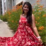 Rachitha Mahalakshmi Instagram - 🌟life is all about LOVE IT…… LIVE IT…… TWIRL IT…… 😇🌟 @haipaihandbags 😇