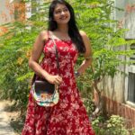 Rachitha Mahalakshmi Instagram - 🌟U can be a good person with kind heart and still say no 😇.Remember that 😇. 🌟lovely handbags @haipaihandbags 😍
