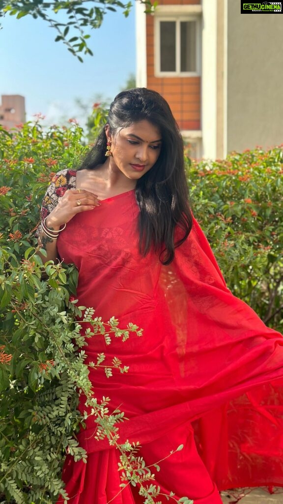 Rachitha Mahalakshmi Instagram - 😉 just a shade of red….. ❤❤❤❤❤❤😍😍😍