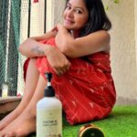 Rachitha Mahalakshmi Instagram - 24hrs HYDRATION 🤩🤩🤩A super light-weight formula that provides intense nourishment and moisturization for your dehydrated skin. Formulated to actively work upon dry and rough feet, cracked heels, sore and itchy feet, Audora's feet crack cream provides relief for your feet by softening and smoothing the rough looking skin! . @audora_official . Order on website www.audora.in Also available on Amazon & Flipkart . #rachitha #rachithamahalakshmi #explorepage #reelsinstagram #reels #instagram #skincare #reelitfeelit #fashion #beautybloggers #influencer #lifestyle #viral #hack #reelkarofeelkaro #bts #trending #skincare #skincareroutine #audora #oatmeallotion #dryskincare #dryness #skincareproducts #dryskincare #dryness #dryskinproblems