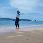 Rachitha Mahalakshmi Instagram – 🌊🏖️
Just live in the moments…… 😇😇😇😇😇