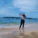 Rachitha Mahalakshmi Instagram – 🌊🏖️
Just live in the moments…… 😇😇😇😇😇