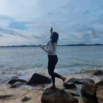 Rachitha Mahalakshmi Instagram – 🌊🏖️
Just live in the moments…… 😇😇😇😇😇