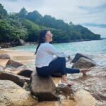 Rachitha Mahalakshmi Instagram - 🌊🏖️ Just live in the moments...... 😇😇😇😇😇