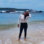 Rachitha Mahalakshmi Instagram – 🌊🏖️
Just live in the moments…… 😇😇😇😇😇