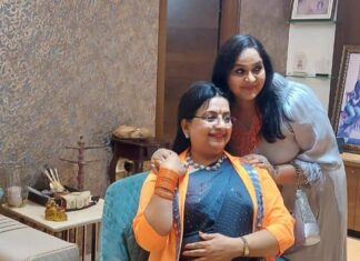 Radha Instagram - Sisters celebrations never end ! ❤️ Picture Abhi bhi baaki hai Bosss 😎 #sisterlove #sisters #sister #love #family #instagood #instagram #fb #sis #sisterlove❤️ Mumbai - मुंबई