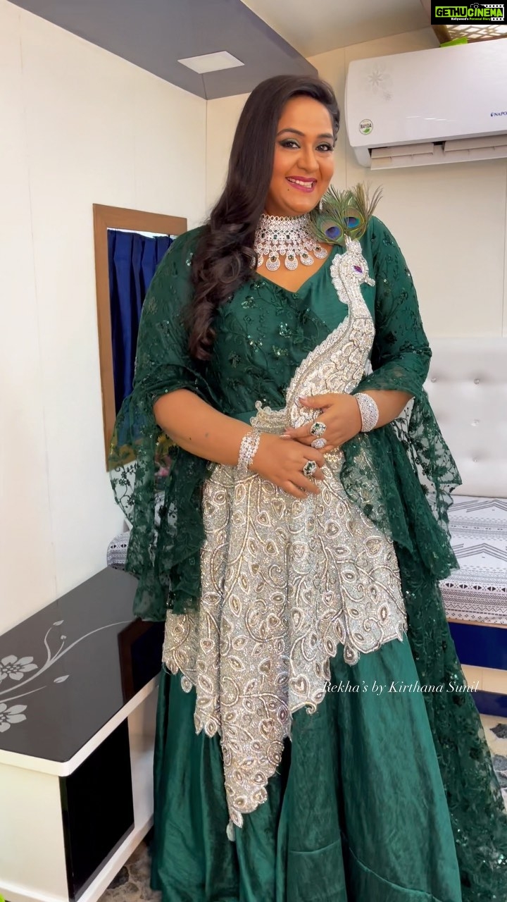 Radha - 4.8K Likes - Queen of Tollywood in @rekhas_couture by @kirthana_sunil for #bbjodi Finale.
Jewellery @aditi_collection
Hair accessories @wowhow.in
Makeup @ramesh.babu_makeupartist
Hair @jilani.shaik14
Manager @raju_star_s9