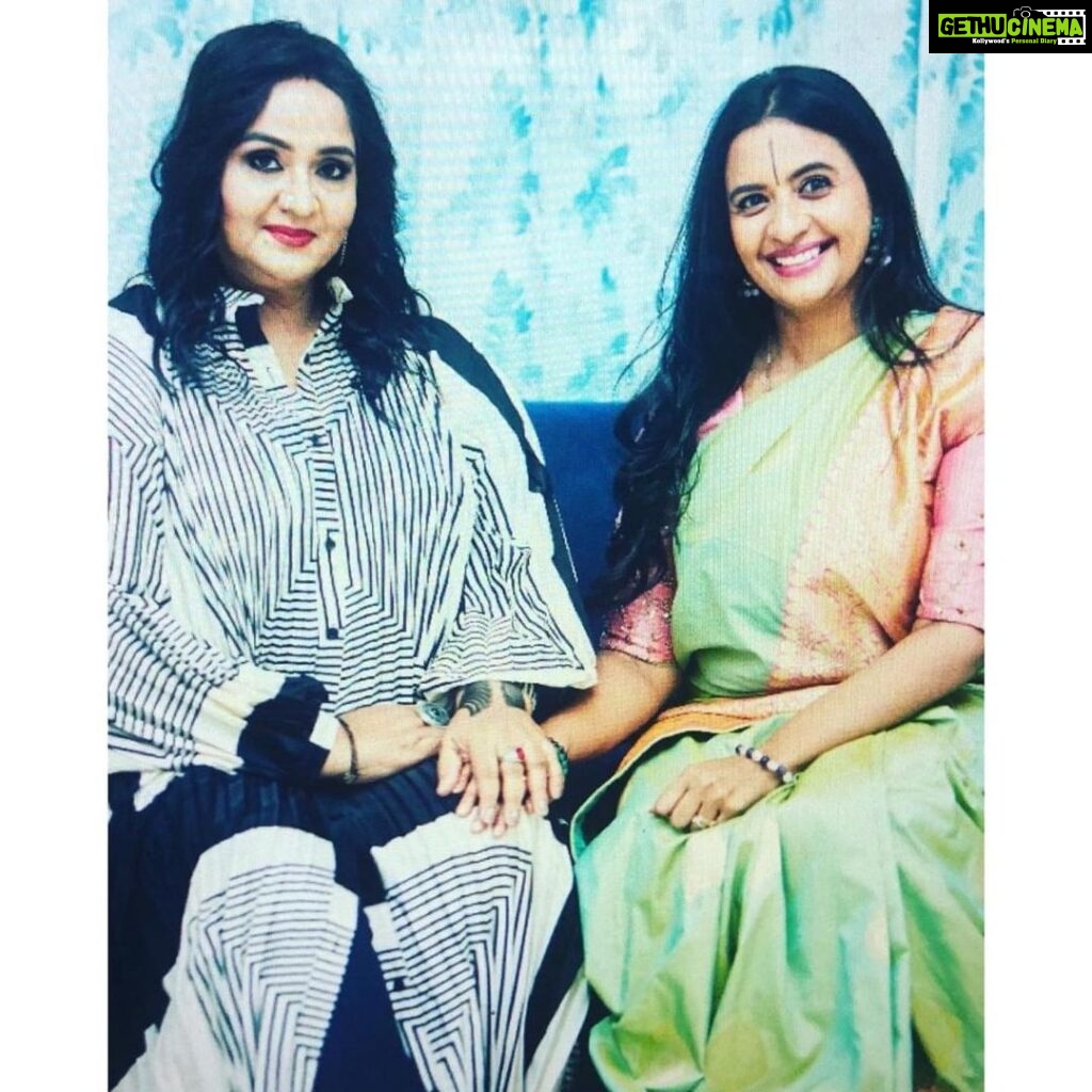 Radha Instagram - So excited to share with you all the teaser of my interview with Ms Manju Ramanan which was shot during my recent visit to the UAE. Manju Ramanan is a vibrant personality with so much energy and enthusiasm. She earlier served as the Editor in Chief of Filmfare Middle East and Femina Middle East. With more than two decades in the entertainment journalism industry, She knows very well how to respect an artist and maintain a positive rapport with them. Watch the full interview coming on her YouTube channel tomorrow! https://youtu.be/u2p7wRIxdLs #RadhaNair #UdayaNair #UDS #uae #uae🇦🇪 #youtube #ManjuRamanan #interview #instagram #instagood #travel #instamood #facebook #channel Dubai UAE