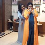 Radha Instagram - Sisters celebrations never end ! ❤️ Picture Abhi bhi baaki hai Bosss 😎 #sisterlove #sisters #sister #love #family #instagood #instagram #fb #sis #sisterlove❤️ Mumbai - मुंबई