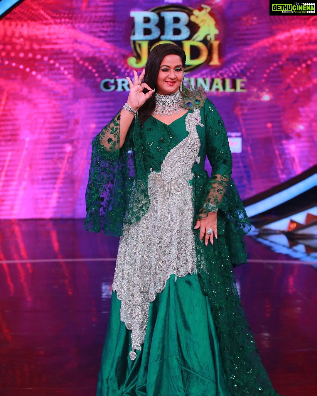 Radha Instagram - Hope you all enjoyed #bbjodi finale on @starmaa Outfit @rekhas_couture Styling @kirthana_sunil Jewellery @aditi_collection Hair accessories @wowhow.in Hair @jilani.shaik14 Makeup @ramesh.babu_makeupartist Annapurna Film Studio