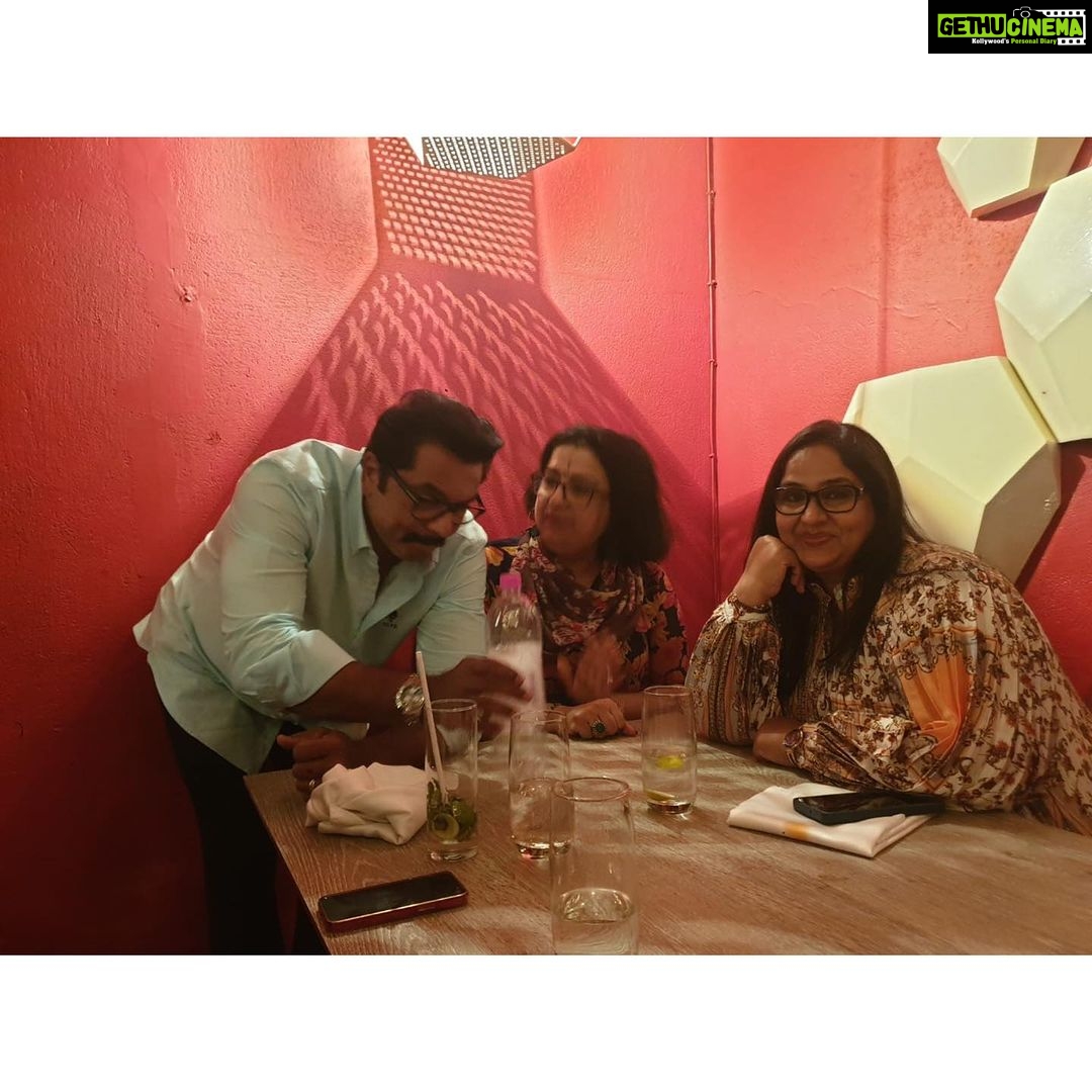 Radha Instagram - During schooldays, Never have we ever expected that reunions will be filled with endless bond love & care. That amazing feeling when meeting batchmates after a long time, can’t be expressed in words. Thanks to Mobile & technology, such moments can be captured! ❤️❤️ #gettogether #friendship #reunion #instagood #instagram #facebook #love #batchmates #film Mumbai - मुंबई
