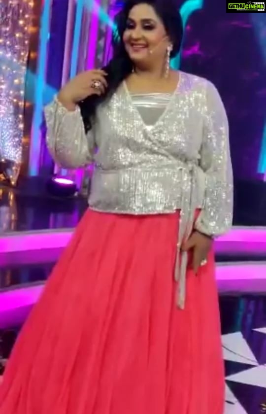 Radha Instagram - Even though I'm confident in acting, I still feel very awkward doing poses for photos. Guess I need to take some training to pose well😋🤷🏻♀️ #Radha #notaposer #SuperQueen #Zeetamil #SuperQueen #NewShow @radhanair_r @actornakkhul @sreethu_krishnan @laya.vaish @janani_ashokkumar @ashavenkatesh.official @lavanya_offi @iraaagarwal_official @aayesha6_official @_tejaswini_gowda_official @aishwarya.krish @swathi_sharma_24 @parvathyofficial @kanmani_manoharan Chennai, India