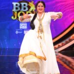 Radha Instagram - My ❤️ goes mmmm mmmm mmmmmm, when it comes to traditional look. Sharing few clicks from my recent shoot #BBJodi in @starmaa telugu. Outfit @rekhas_couture Stylist @kirthana_sunil Jewellry @aditi_collection #radhanair #radha