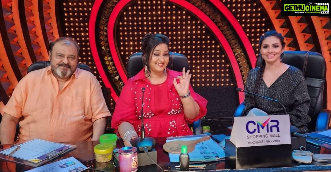 Radha Instagram - Tarun Master , Sada and Me enjoy each and every episode of BB Jodi. I’m sure you guys too! ❤️ Do watch BB Jodi on Star Maa Saturday & Sunday 9:00 PM ☺️ #BBJodi @sadaa17 @ariyanaglory @jabardasth_avinash @abinaya_satishkumar @kaushalmanda @vasanthi_krishnan @iamarjunkalyan @@faima_patas @rjsurya_official @sri_satya_ @mehaboobdilse @tejaswimadivada @akhilsarthak_official @kajalrj @rjchaithu @iam_bhanusri @ravikrishna_official @starmaa Hyderabad